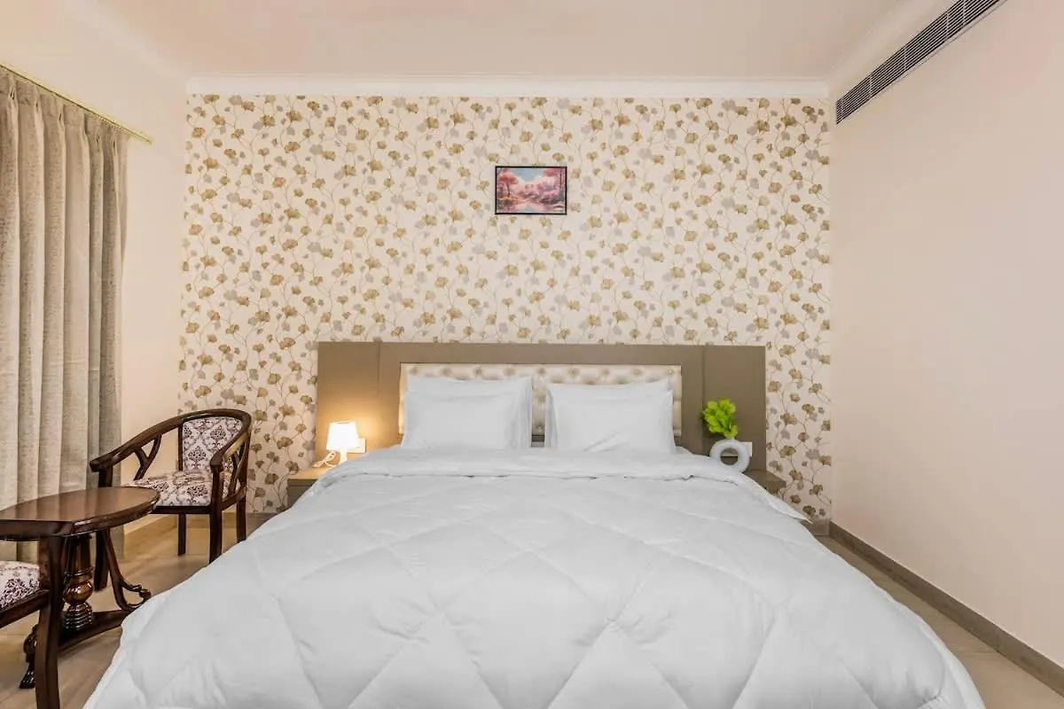Eco-Chic Haven In Gurgaon With Balcony Apartamento