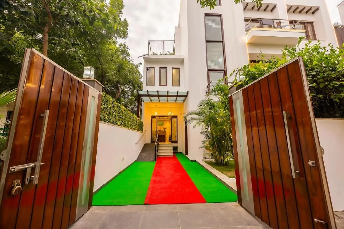Eco-Chic Haven In Gurgaon With Balcony Apartamento