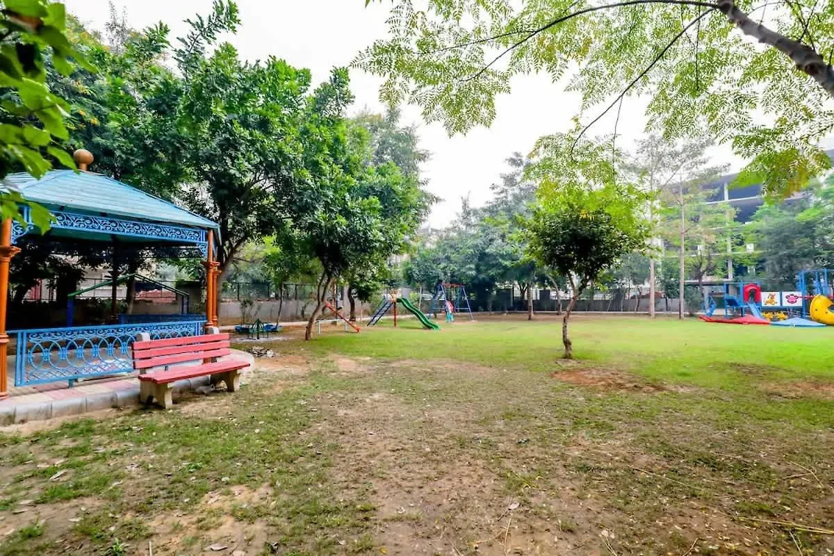 Eco-Chic Haven In Gurgaon With Balcony Apartamento